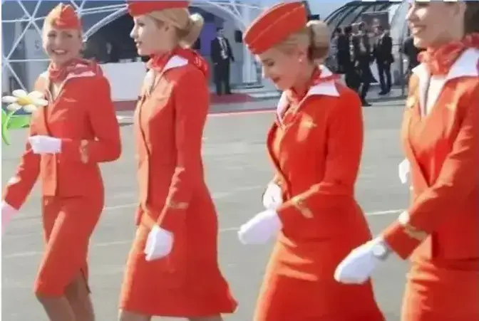 《法国空姐1-3》《法国空姐》高清资源哪里找？《法国空姐》法版原声完整版在线观看指南《法国空姐1-3》