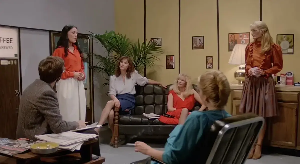 《1983超性感青春接线员》《1983超性感青春接线员》哪里能看？《The young like it hot》高清资源在线观看完整版《1983超性感青春接线员》