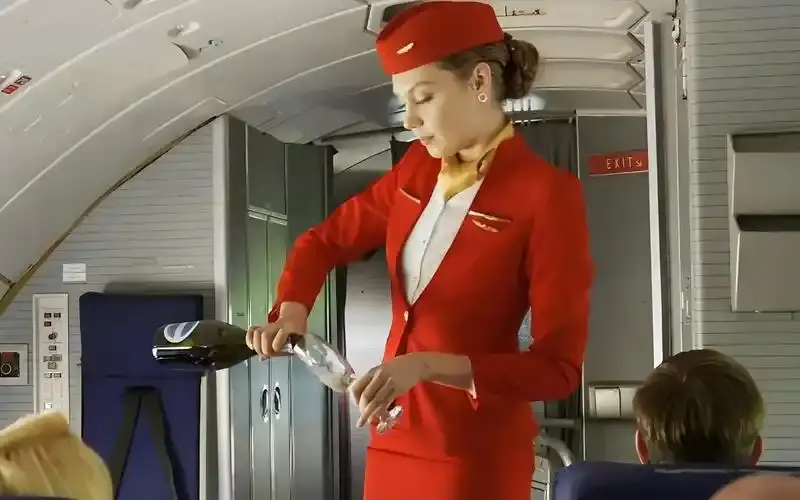 《法国航空》超清完整版：在云端之上，感受《法国航空》的震撼与悲怆