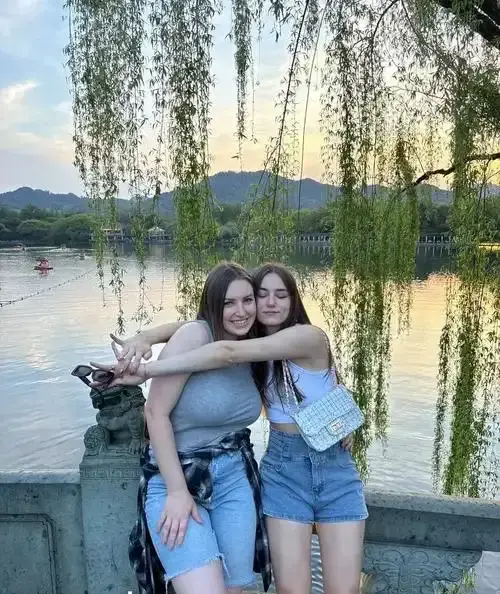 《艾玛马克斯的屈服》高清完整版在线观看-《艾玛马克斯的屈服》未删减版1080P资源