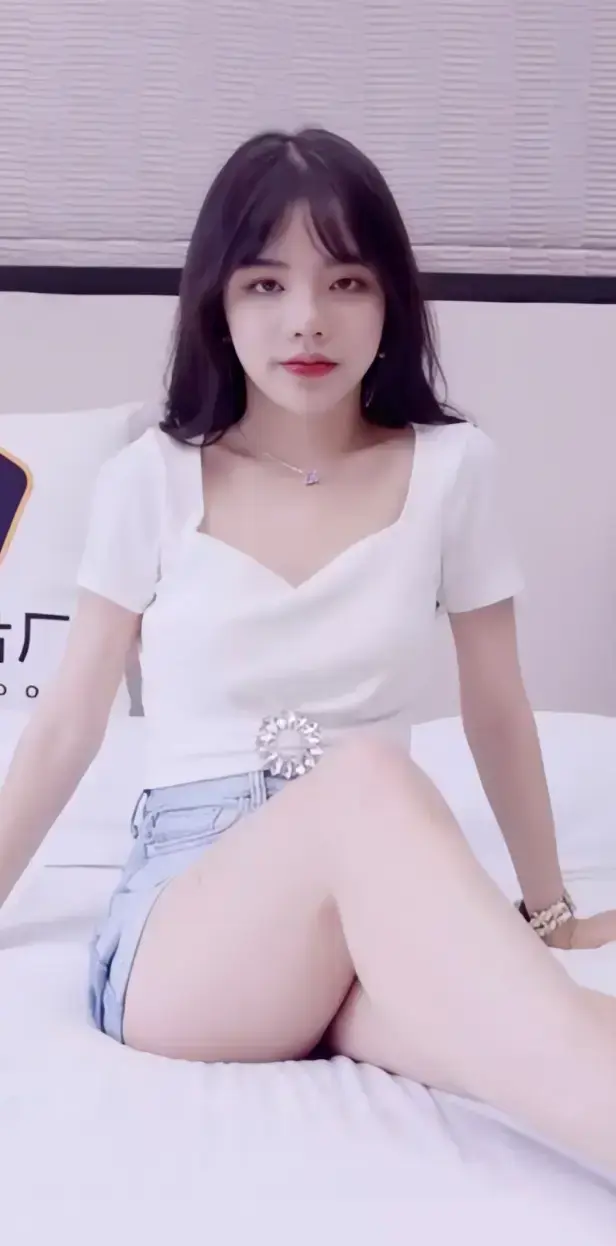 《潘甜甜三部曲》《潘甜甜三部曲》超清完整版：潘甜甜三部曲无删减全集，沉浸式情感故事与4K高清资源在线播放《潘甜甜三部曲》