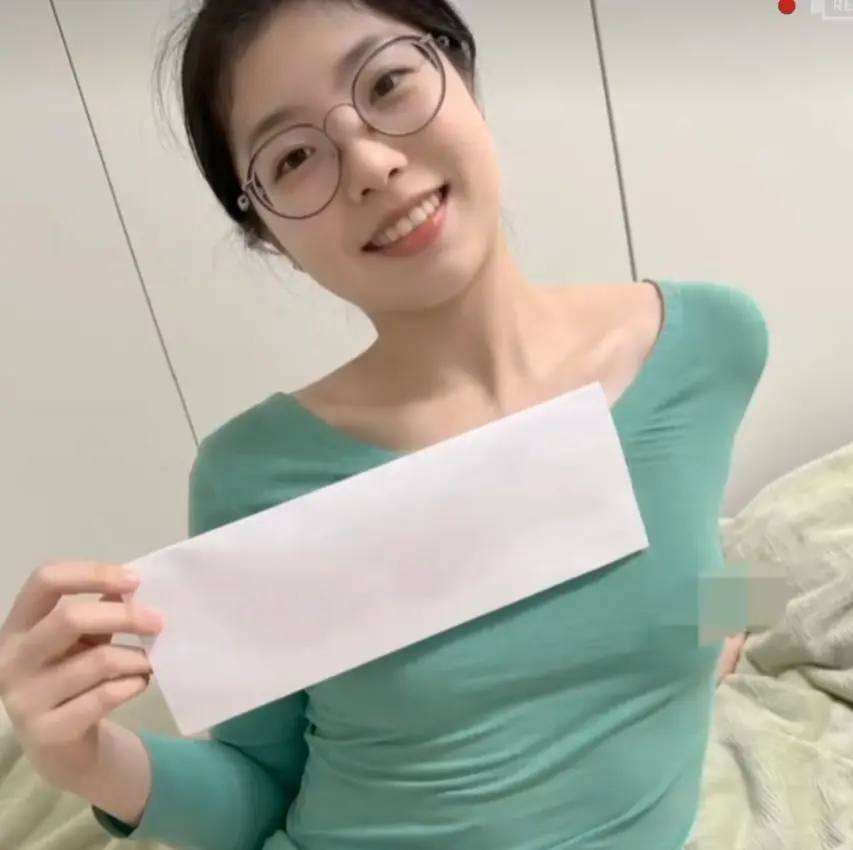 《秦嘉妮/秦嘉倪》《秦嘉妮/秦嘉倪》全系列超清无删减在线观看，沉浸式感受《秦嘉妮》生活合集的情感魅力与高清画质《秦嘉妮/秦嘉倪》